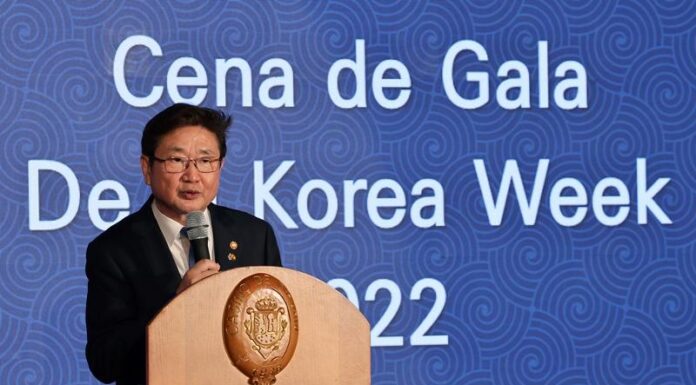 Culture minister promotes Korea in Spain