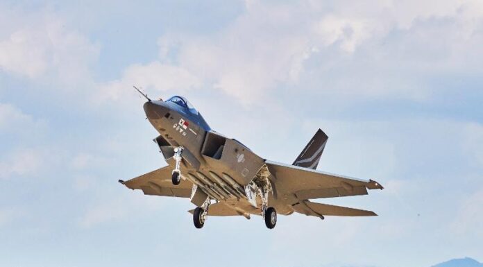 Homegrown KF-21 fighter jet succeeds in 1st test flight