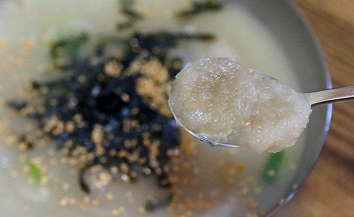 Gangwon-do delicacy: potato ongsimi from Gangneung